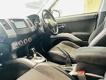 2011 Mitsubishi Outlander 2.4L 4WD ROADEST | 7-SEATS | SMART KEY | (PRE-OWNED)