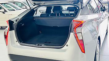 2018 Toyota Prius S GRADE HYBRID | ADAPTIVE CRUISE CONTROL | FOG LIGHTS |