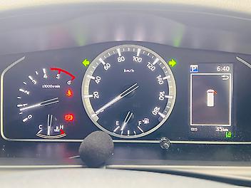 2025 Toyota Hiace 2.8 L DIESEL | ALMOST BRANDNEW | ONLY 35KM | APPLE CAR PLAYER