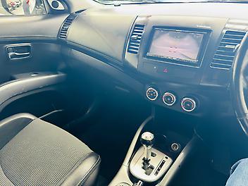 2010 Mitsubishi Outlander 2.4L 4WD MINI SUV | 7-SEATS | SMART KEY | (PRE-OWNED)