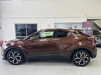 2017 Toyota C-hr G LED LIMITED HYBRID | LOW KM | 