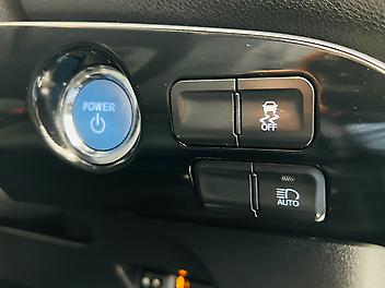 2016 Toyota Prius S GRADE HYBRID | ALLOYS | ADAPTIVE CRUISE CONTROL | PRE-OWNED