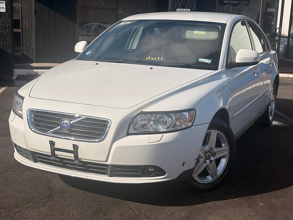 2010 Volvo S40