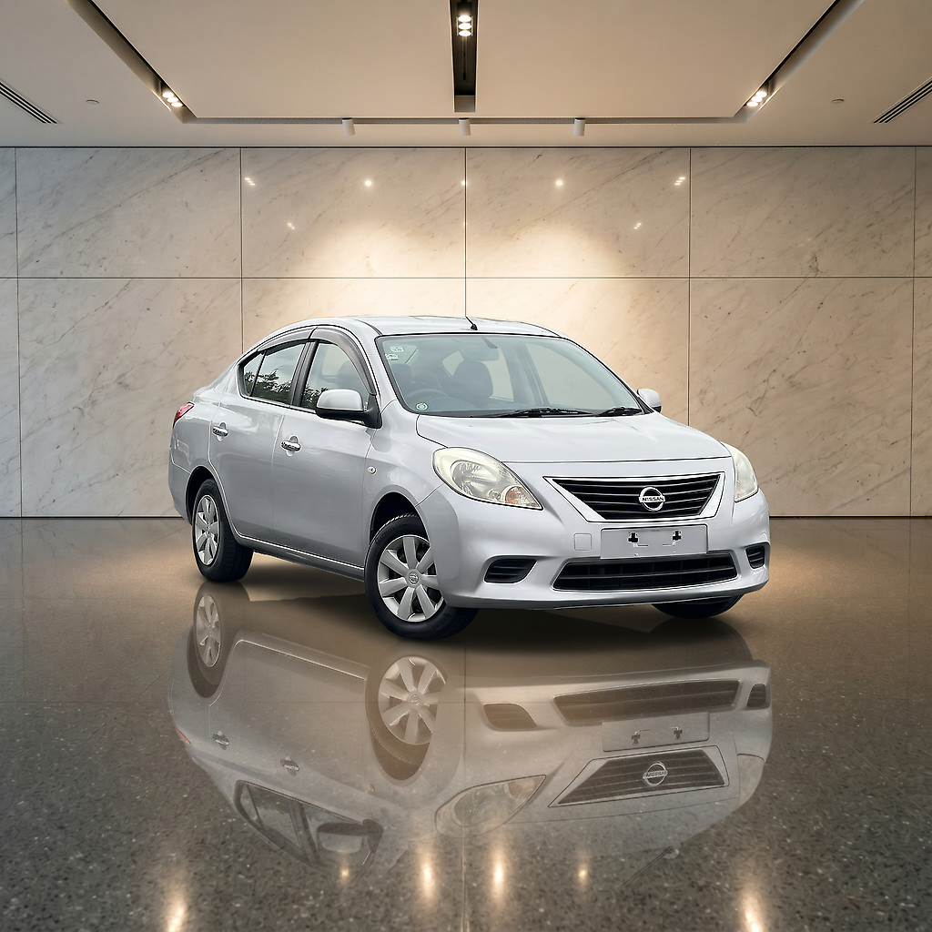 2013 Nissan LATIO G