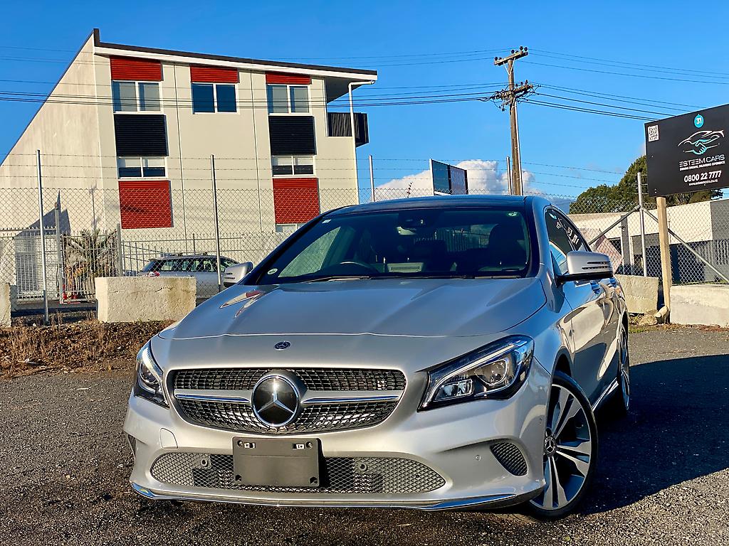 Mercedes-Benz Cla 220 Sedan