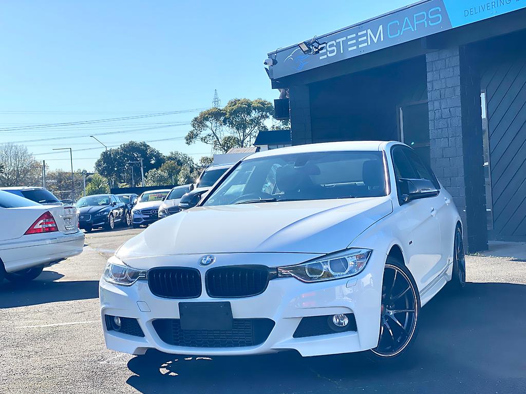 Bmw 320i M-sports Sedan