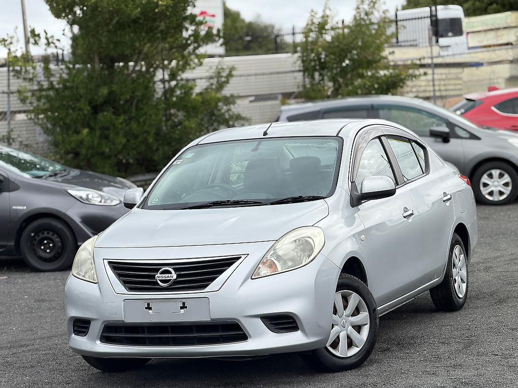 2013 Nissan LATIO G
