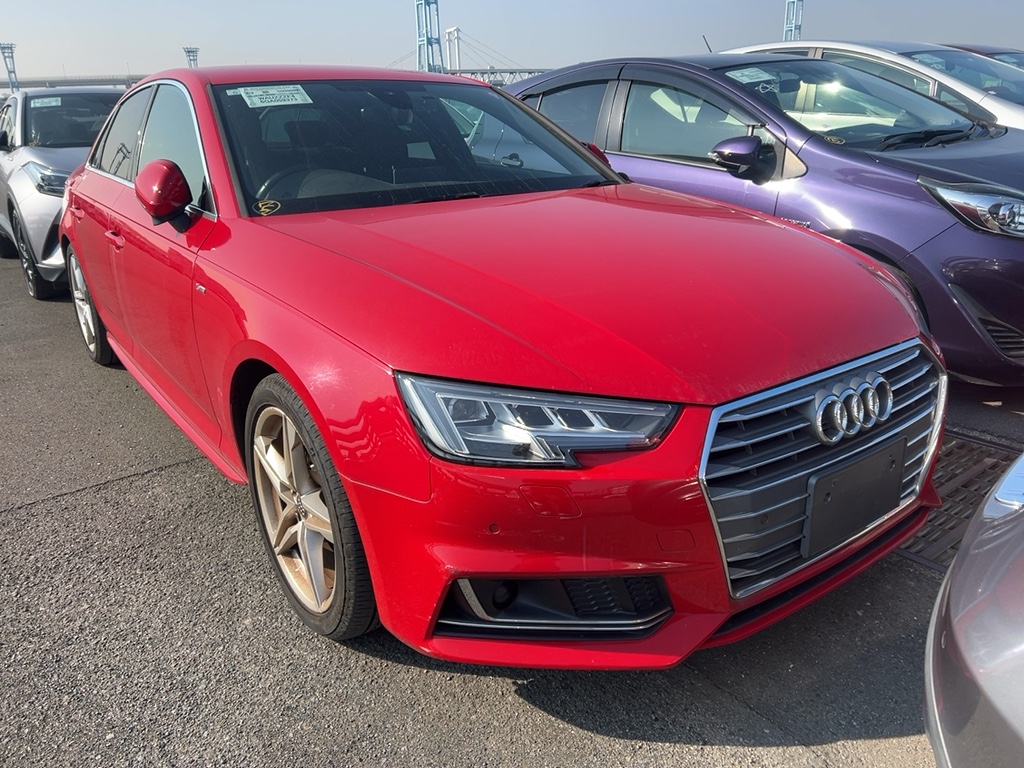 Audi A4 Sedan