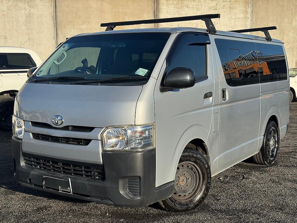 2014 Toyota Hiace ZL 2.7P 4A 3 SEAT
