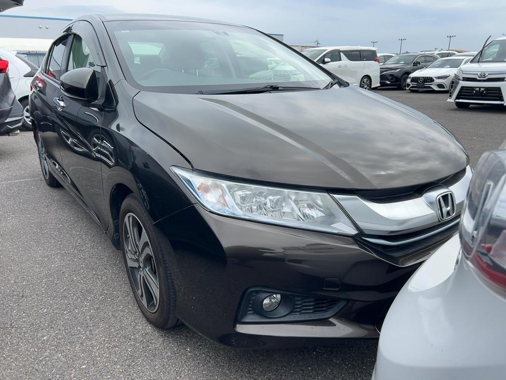 2015 Honda Grace Leather Seats/ Top Spec