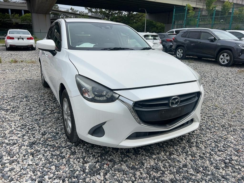 2016 Mazda Demio