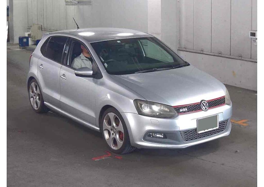 2012 Volkswagen Polo 5d