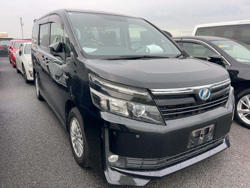 2014 Toyota Voxy Hybrid V