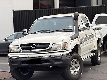 2004 Toyota Hilux 3.0TD 4WD SR5 D/C 5M