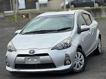 2013 Toyota Aqua S