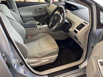 2013 Toyota Prius ALPHA S 7SEATER