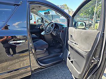2014 Toyota Vellfire