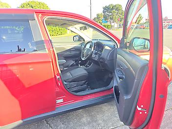 2014 Mitsubishi Outlander 20G 7 SEATER
