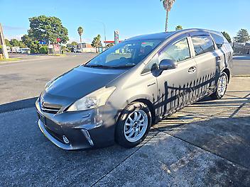 2013 Toyota Prius ALPHA S