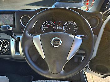 2015 Nissan Caravan 10 Seater NV350 MINIBUS