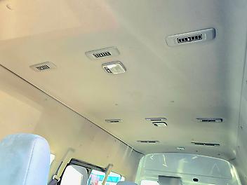 2015 Nissan Caravan 10 Seater NV350 MINIBUS