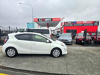 2016 Toyota Aqua S
