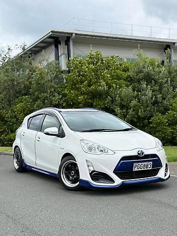 2015 Toyota Aqua 1.5L PETROL HYBRID