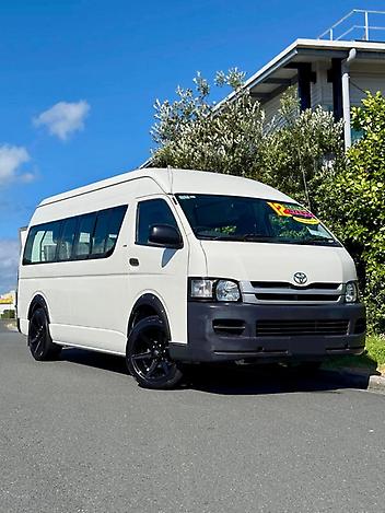 2010 Toyota Hiace 3.0DT ZX 5M 3 SEAT