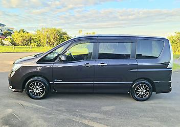 2013 Nissan Serena HighWaySter S-Hybrid