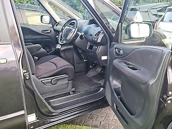 2013 Nissan Serena HighWaySter S-Hybrid