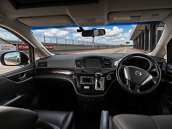 2013 Nissan Elgrand