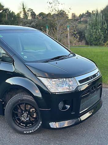 2015 Mitsubishi Delica