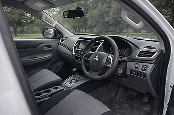 2018 Mitsubishi Triton DC GLXR 5AT 2.4D/5AT