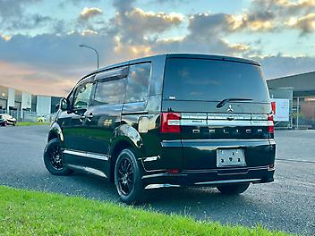 2015 Mitsubishi Delica