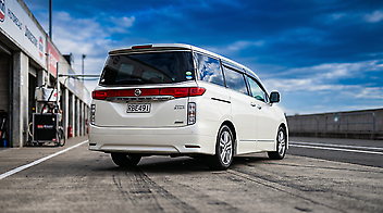 2013 Nissan Elgrand