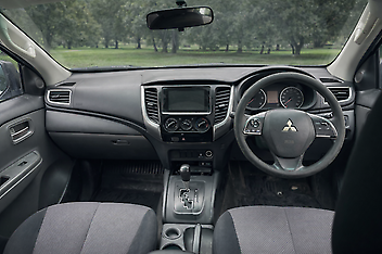 2018 Mitsubishi Triton DC GLXR 5AT 2.4D/5AT