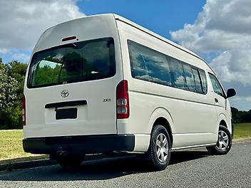 2010 Toyota Hiace ZX 3.0TD 5M 3 SEAT