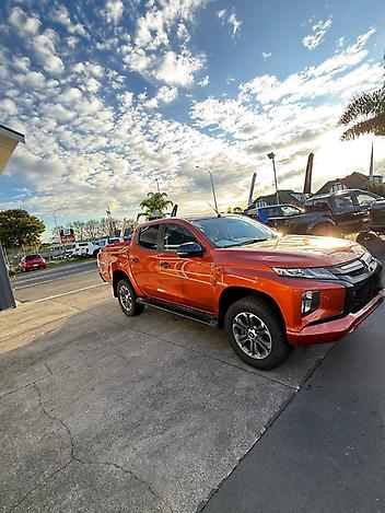 2023 Mitsubishi Triton DC GLSB 4WD 6AT 2.4D