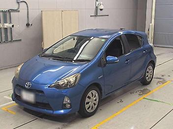 2013 Toyota Aqua S