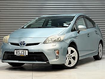 2012 Toyota Prius S Touring Selection | Beige Interior 
