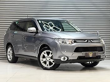 2014 Mitsubishi Outlander 24G Safety Package 4WD | 7-Seater 