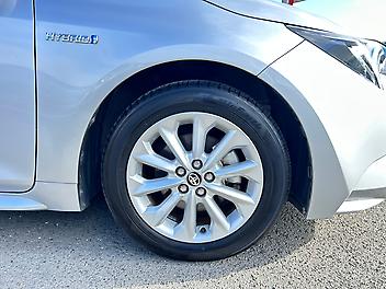 2020 Toyota Corolla Touring S Hybrid