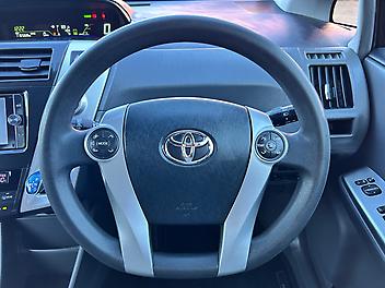 2013 Toyota Prius Alpha S