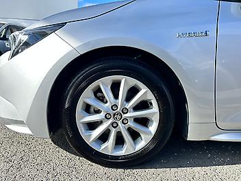 2020 Toyota Corolla Touring S Hybrid