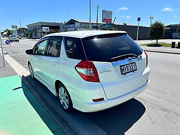 2011 Honda Fit SHUTTLE