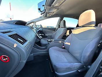 2013 Toyota Prius Alpha S