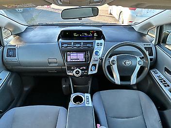2013 Toyota Prius Alpha S