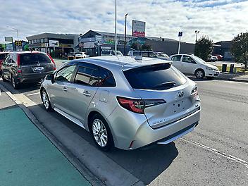 2020 Toyota Corolla Touring S Hybrid