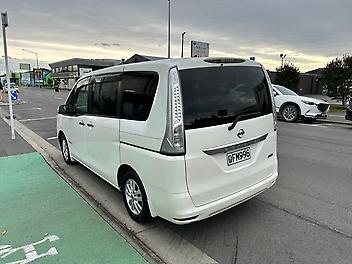 2013 Nissan Serena Shv