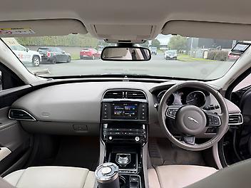 2016 Jaguar Xe 20T PURE 2.0P/8AT/SL